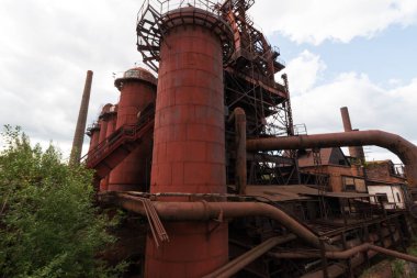 Nizhny Tagil 'deki eski işlevsiz tesis.