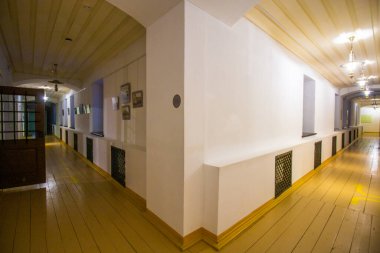 Tobolsk 'un eski hapishanesinde koridor