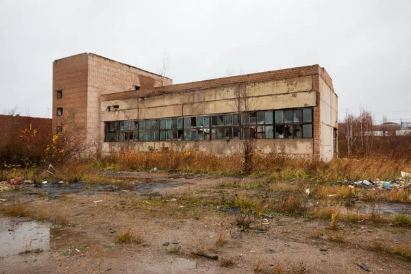 Instalações Uma Fábrica Abandonada Destruída — Fotografia de Stock