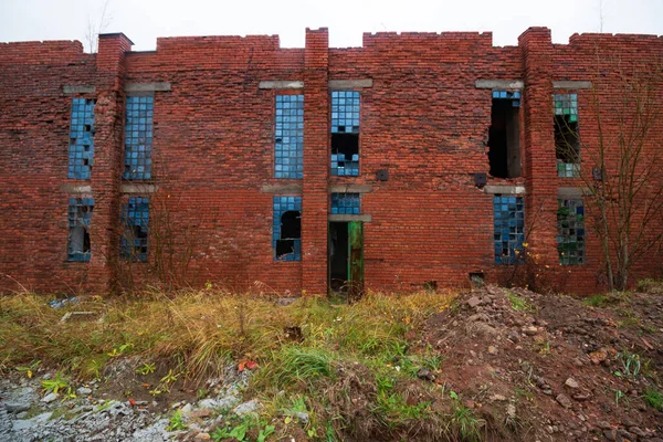 Предпосылки Заброшенной Разрушенной Фабрики — стоковое фото