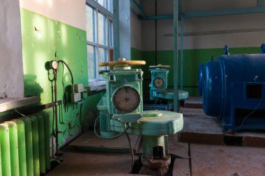 Teçhizatlı bir fabrikada atölye