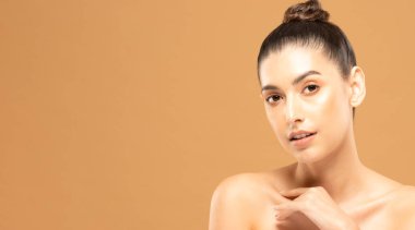 Güzel Asyalı kadın portresi. Cilt bakımlı ve sağlıklı..