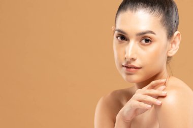 Güzel Asyalı kadın portresi. Cilt bakımlı ve sağlıklı..