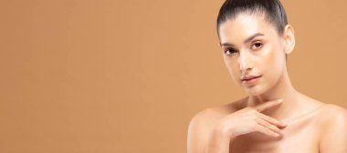 Güzel Asyalı kadın portresi. Cilt bakımlı ve sağlıklı..