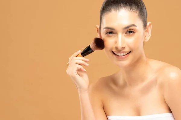 Belleza Mujer Asiática Sostener Maquillaje Cepillo Alegre Con Maquillaje Cepillo — Foto de Stock