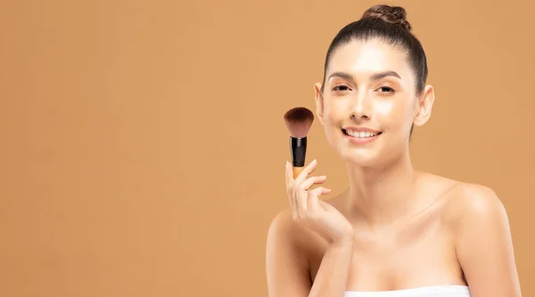 Skönhet Asiatisk Kvinna Hålla Smink Borste Och Glad Med Make — Stockfoto