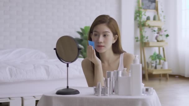 Bellezza Asiatico Donna Faccia Con Carta Assorbente — Video Stock