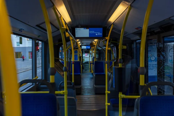 Ein Fast Leerer Neuer Bus München Während Des Covid Ausbruchs — Stockfoto