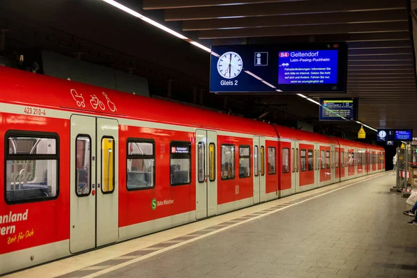 Treno Della Bahn Alla Stazione Ferroviaria Principale Monaco Baviera Che — Foto Stock