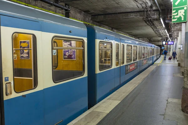 Stazione Della Metropolitana Quasi Vuota Sendlinger Tor Fase Ricostruzione Con — Foto Stock