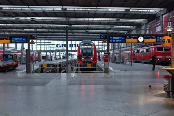 Gare Principale Presque Vide Munich Allemagne Printemps Coronavirus Covid Épidémie — Photo