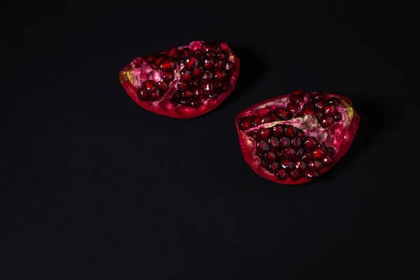 Pomegranate Black Background Cut Pomegranate Red Fruit — Stock Photo, Image