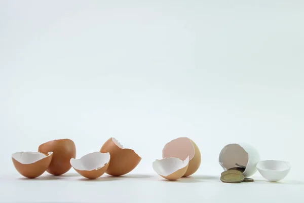 Tres Huevos Vacíos Huevo Con Dinero Inversión Rentable Estrategia Crecimiento —  Fotos de Stock
