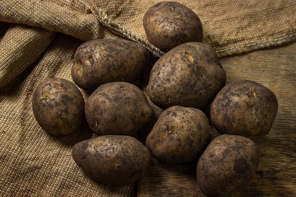 Burlap Potatoes Potatoes Soil Home Farming Concept Fresh Potatoes — Stock Photo, Image