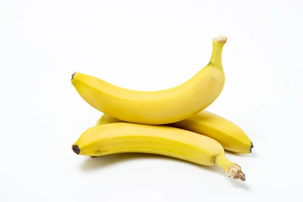 Bananen Een Witte Achtergrond Verse Gele Bananen Ene Banaan Ligt — Stockfoto