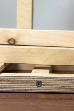 Tahta levhalar birbirine bağlanmış. Ahşap. Ahşap. Mobilya kurulumu