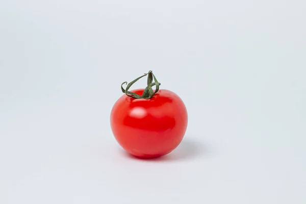 Une Tomate Sur Fond Blanc Légumes Frais Sains Tomate Mûre — Photo