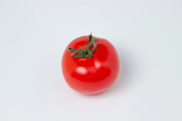 Une Tomate Sur Fond Blanc Légumes Frais Sains Tomate Mûre — Photo