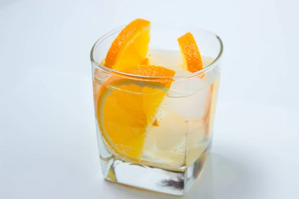 Orange Avec Glace Dans Verre Boisson Rafraîchissante Orange Cocktail Froid — Photo