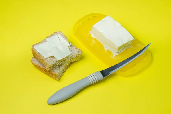 Bread Butter Butter Yellow Background Light Breakfast Quick Snack — Foto Stock