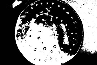 Çizik ve çatlaklarla dolu pis bir doku.