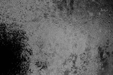 Çizik ve çatlaklarla dolu pis bir doku.