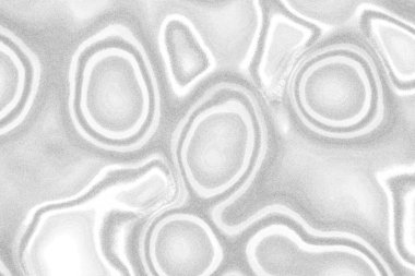 Çizik ve çatlaklarla dolu pis bir doku.