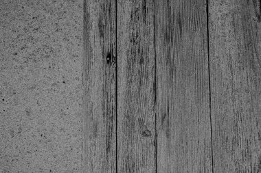 Çizik ve çatlaklarla dolu pis bir doku.