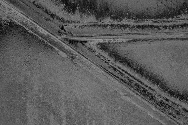 Çizik ve çatlaklarla metal doku