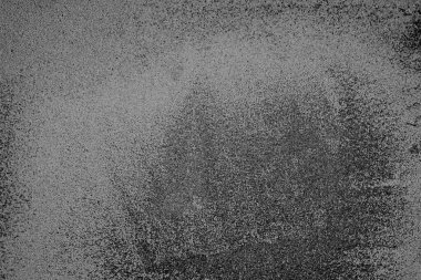 Çizik ve çatlaklarla dolu pis bir doku.