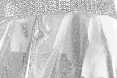 Çizik ve çatlaklarla bembeyaz bir doku.