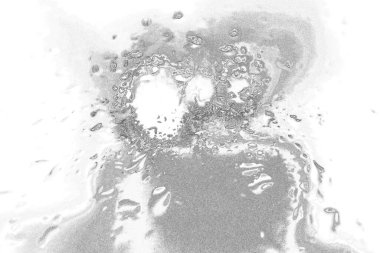 Çizik ve çatlaklarla dolu pis bir doku.