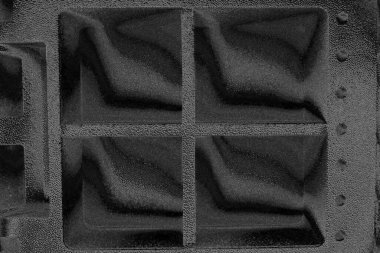 Çizik ve çatlaklarla dolu pis bir doku.