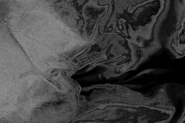 Çizik ve çatlaklarla dolu pis bir doku.