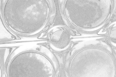 Çizik ve çatlaklarla dolu pis bir doku.