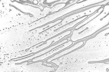 Çizik ve çatlaklarla dolu pis bir doku.