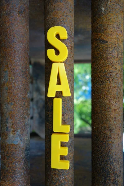 Sale Concept Yellow Letters Background — Stock Photo, Image