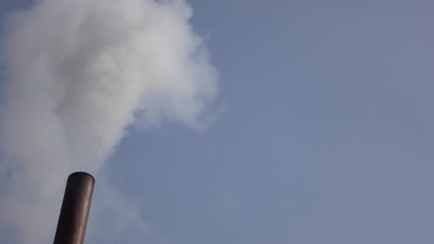 하늘의 굴뚝에서 연기가 — 비디오