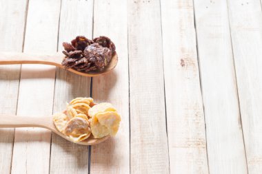 Beyaz çikolata cornflake