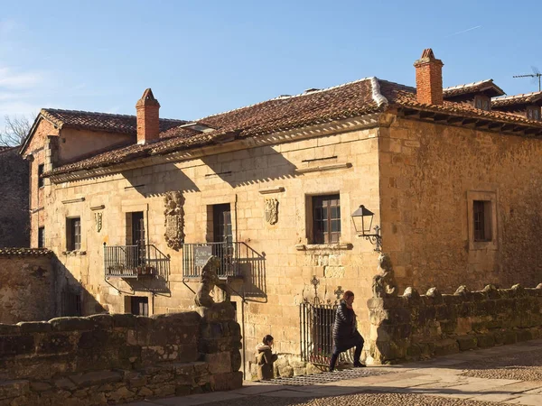 Santillana Del Mar Město Historicko Uměleckou Hodnotu Spolu Přírodní Enklávy — Stock fotografie