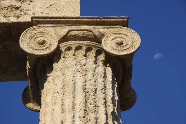  Olympia adlı sütunlar