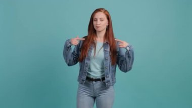 Evet, bunu yapıyorum. Neşeli bir kadına yaklaş neşeli bir ifadeyle, başarıyla.