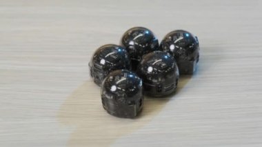 Yeni nesil yaratıcılar için altı mini robotu kapatın..