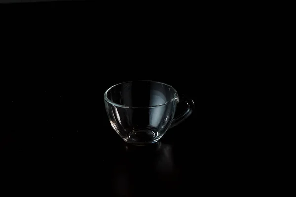 Tasse Verre Transparent Sur Fond Sombre Tasse Vide Sur Table — Photo