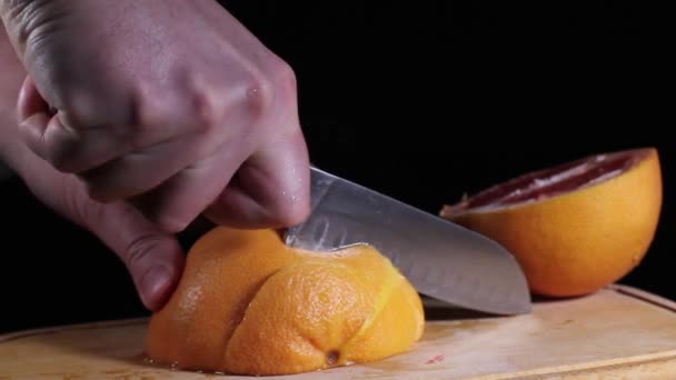 Man Cuts Half Grapefruit Wedges Chef Cutting Tropical Fruit Preparing — Stock Video