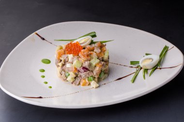 Deniz yemek karides salatası