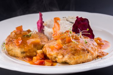 Kaba mısır unu balık köfte ile