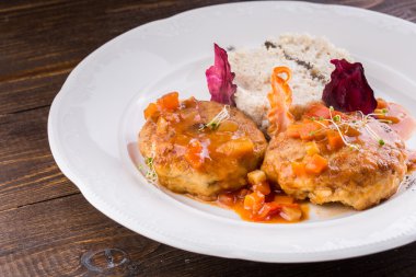 Kaba mısır unu balık köfte ile