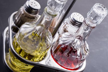 balsamik sirke ve zeytinyağı