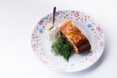 et ve et suyu gösterme ile görüntülenen etli börek
